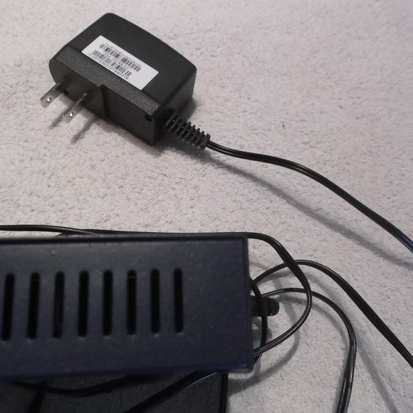 NETGEAR ProSafe Gigabit GS105 - Picture 5 of 6